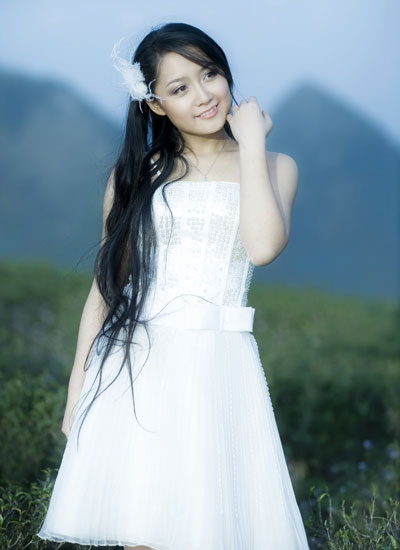 Cận cảnh nhan sắc MC có gương mặt baby của VTV