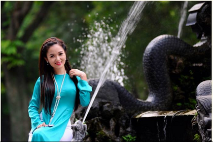 Cận cảnh nữ phóng viên xinh đẹp của đài Hà Nội