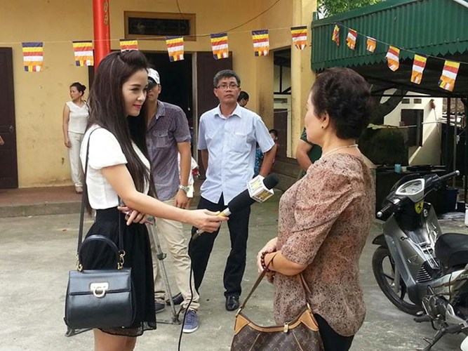 Cận cảnh nữ phóng viên xinh đẹp của đài Hà Nội