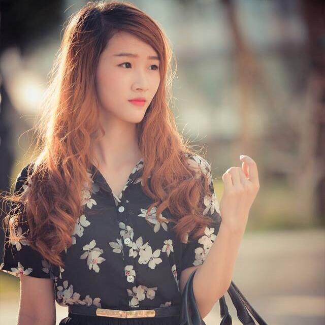 Sự thật về bức ảnh hot girl bán bánh tráng trộn Hà Nội 