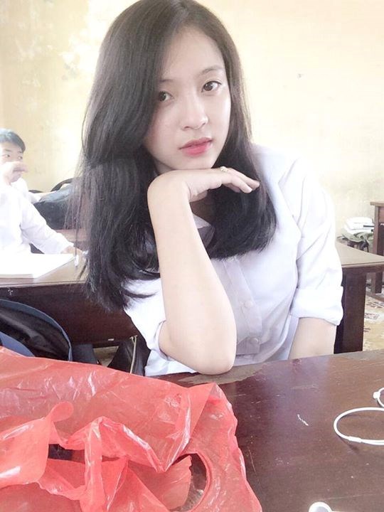 Nhan sắc cô gái xinh như hoa được cho là bạn gái Công Phượng