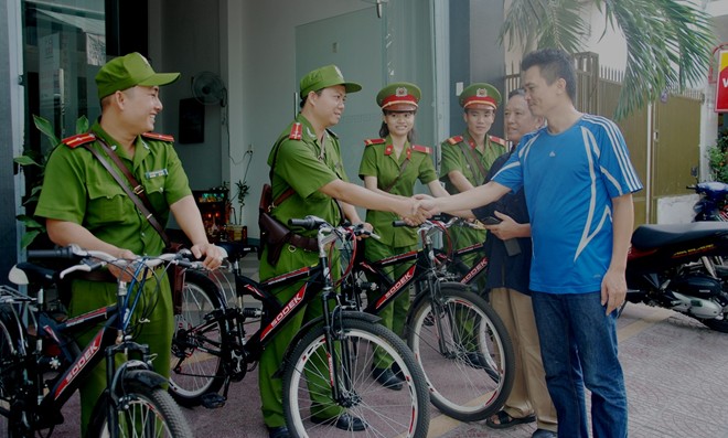 Cảnh sát Đà Nẵng đạp xe tuần tra, bắt cướp