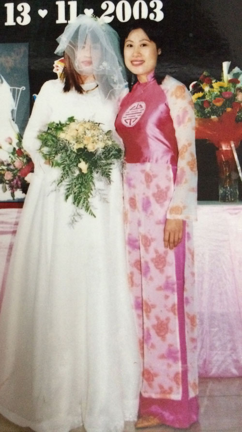 Cuộc sống sung túc của diễn viên bị chồng tạt axit Cuộc sống sung túc của diễn viên bị chồng tạt axit