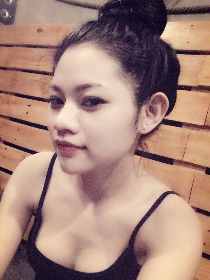 Cận cảnh nhan sắc của 9X gây sốc khi ăn kem tắm trắng