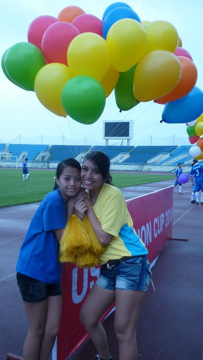 Cô bạn Philippines yêu Việt Nam hát “Đừng xa em đêm nay”