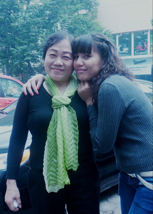 Cô bạn Philippines yêu Việt Nam hát “Đừng xa em đêm nay”