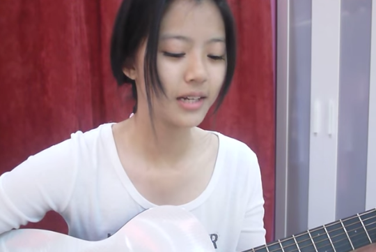 Thiếu nữ xinh như hoa cover hit Pretty boy