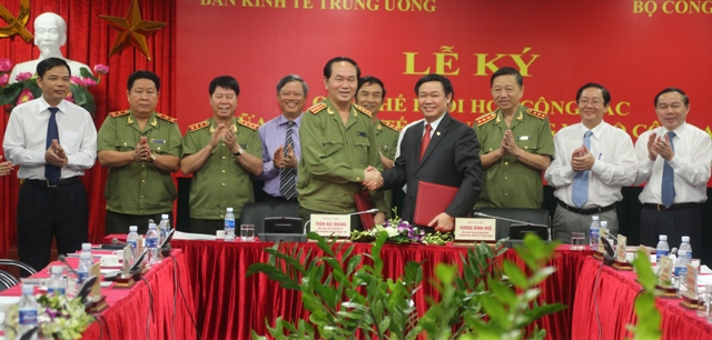 Ban Kinh tế Trung ương và Bộ Công an ký Quy chế phối hợp công tác