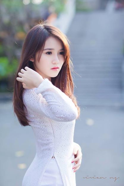 Ngỡ ngàng với nhan sắc của cô bé trà sữa Vân Shi 17 tuổi