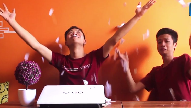 Sốt xình xịch với parody “Bốn chữ lắm” của SV Báo chí