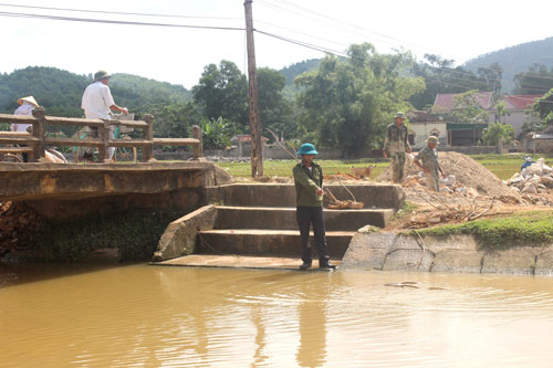 Nghệ An: Xác chết nổi trên kênh nước bị ung thư máu