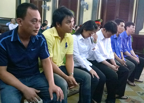 Chủ massage kích dục Tân Hoàng Phát phủ nhận “cầm tù” tiếp viên