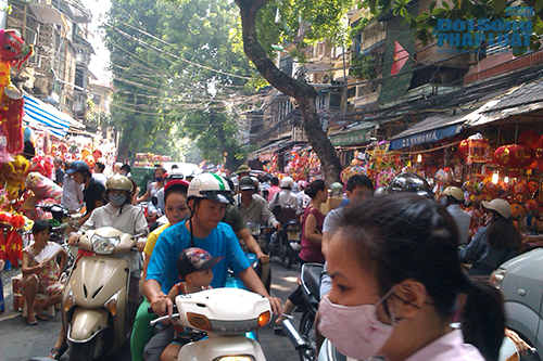 Trung thu đi Hàng Mã, giá gửi xe “cắt cổ”