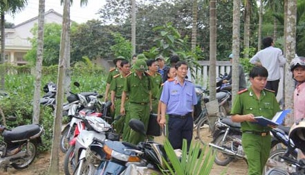 Phát hiện thi thể một giám đốc bị đâm ruột xổ ra ngoài
