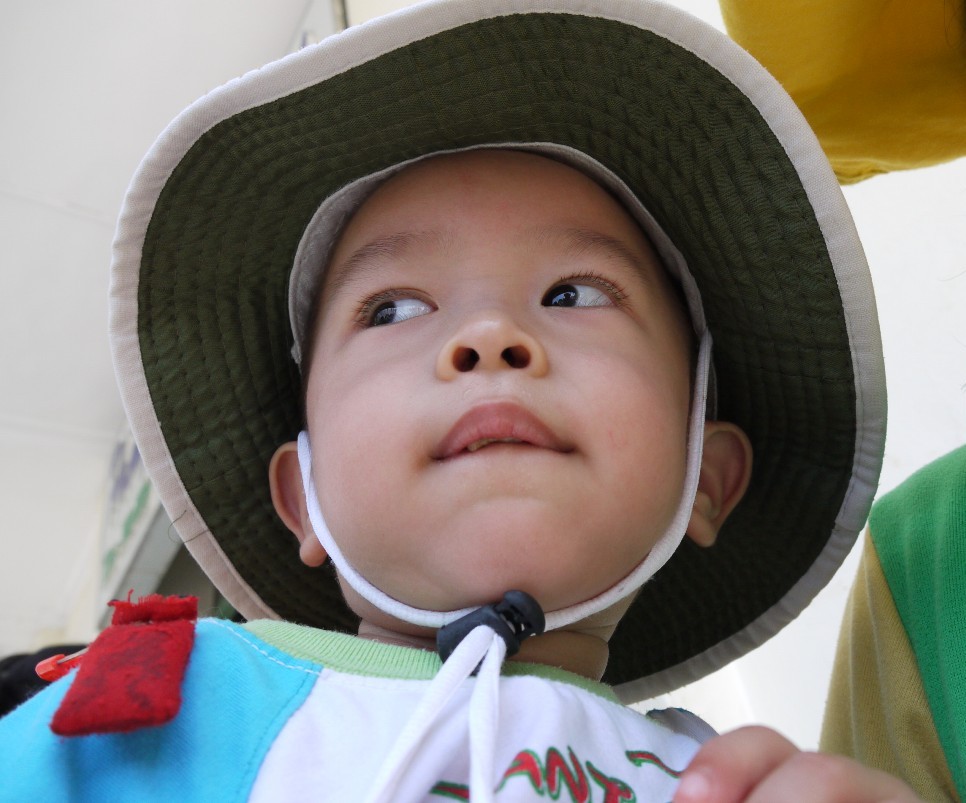 Bé bị cắt nhầm bàng quang sẽ được chuyên gia Hoa Kỳ thăm khám 