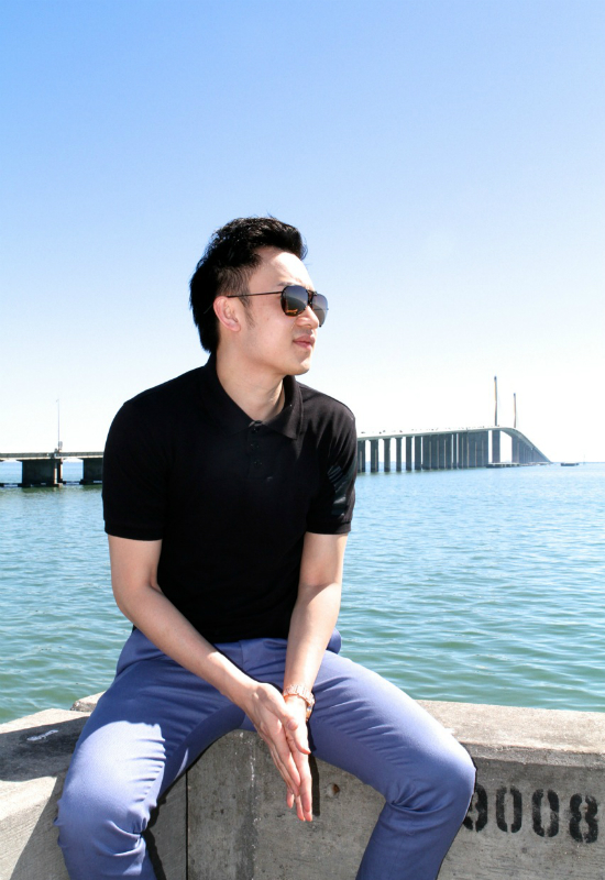 Dương Triệu Vũ về Mỹ thăm trường xưa