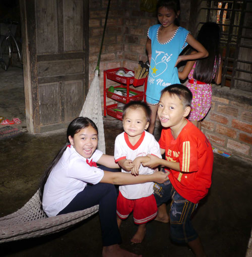 Quán quân The Voice Kids Thiện Nhân mộc mạc giữa đời thường