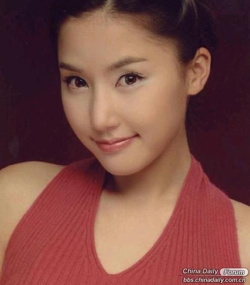 Nữ giảng viên xinh đẹp gây sốt cộng đồng mạng