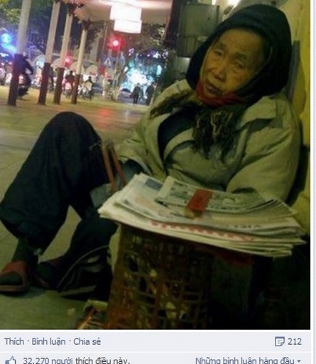 Người mẹ già cô độc giữa trời đêm khiến dân mạng thổn thức