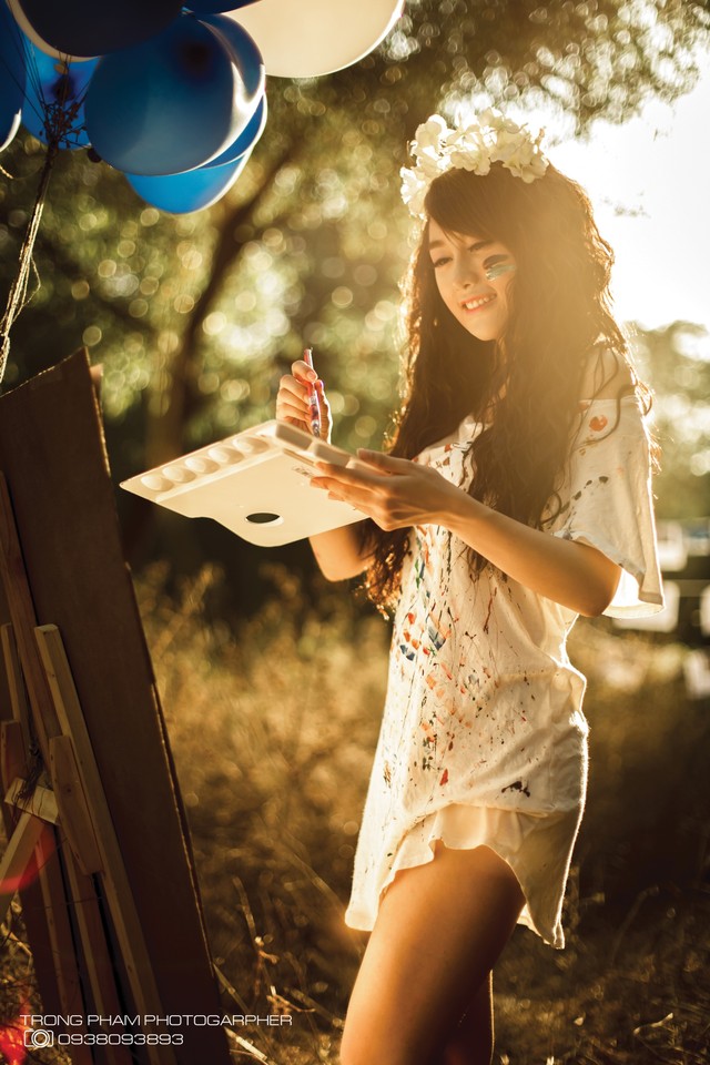 Hot girl Quỳnh Nhi hóa thân thành nữ họa sĩ gợi cảm Hot girl Quỳnh Nhi hóa thân thành nữ họa sĩ gợi cảm