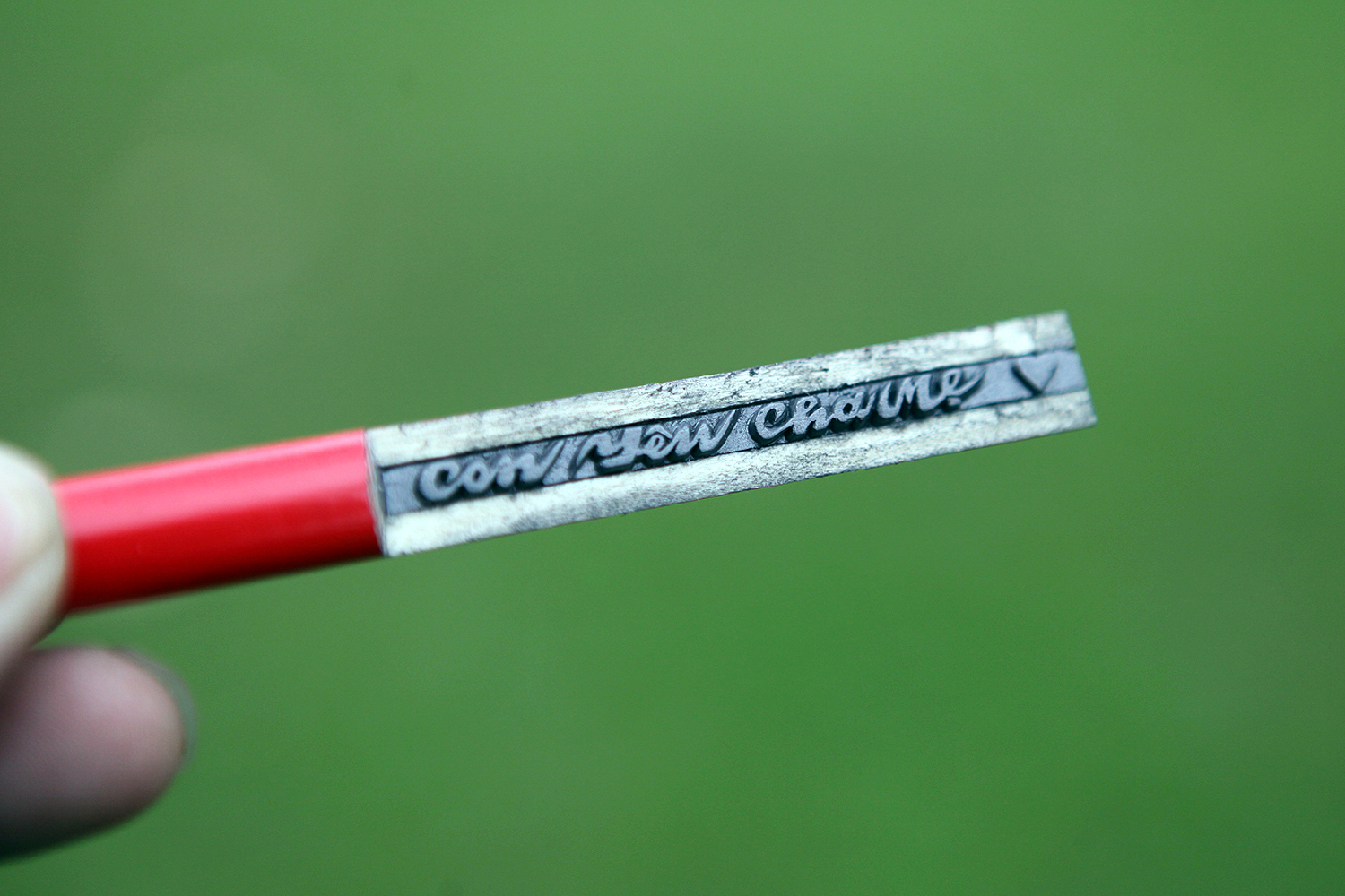 Tỉ mẫn khắc bút chì nghệ thuật