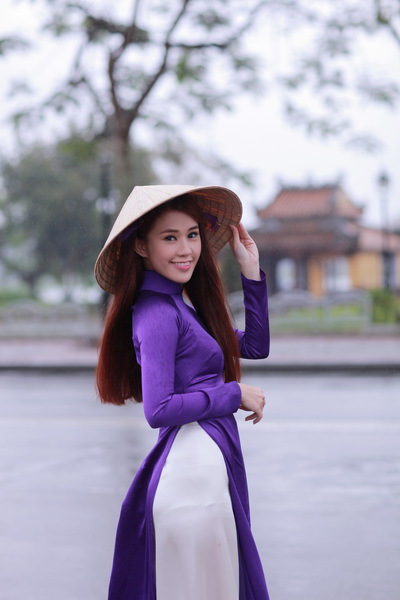 Chùm ảnh: Hot girl Ngọc Thảo khoe sắc trong tà áo dài