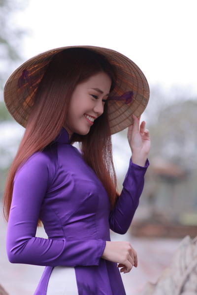 Chùm ảnh: Hot girl Ngọc Thảo khoe sắc trong tà áo dài