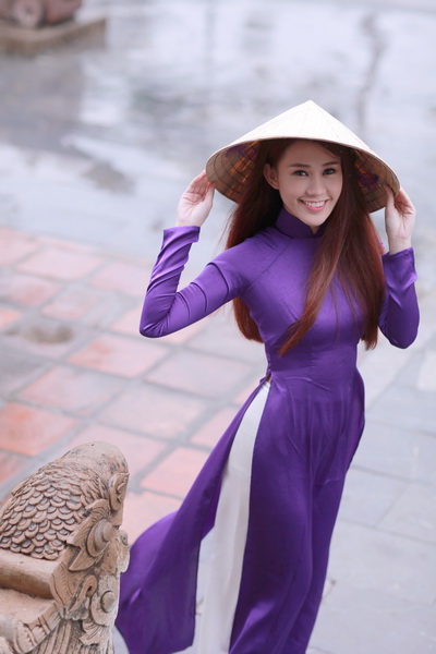 Chùm ảnh: Hot girl Ngọc Thảo khoe sắc trong tà áo dài