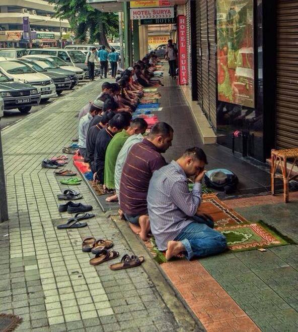 Thanh niên Việt Nam chế nhạc Thanh niên Việt Nam chế nhạc