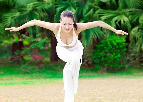 Sốt  ảnh sexy mới của cô giáo dạy Yoga quyến rũ nhất Trung Quốc