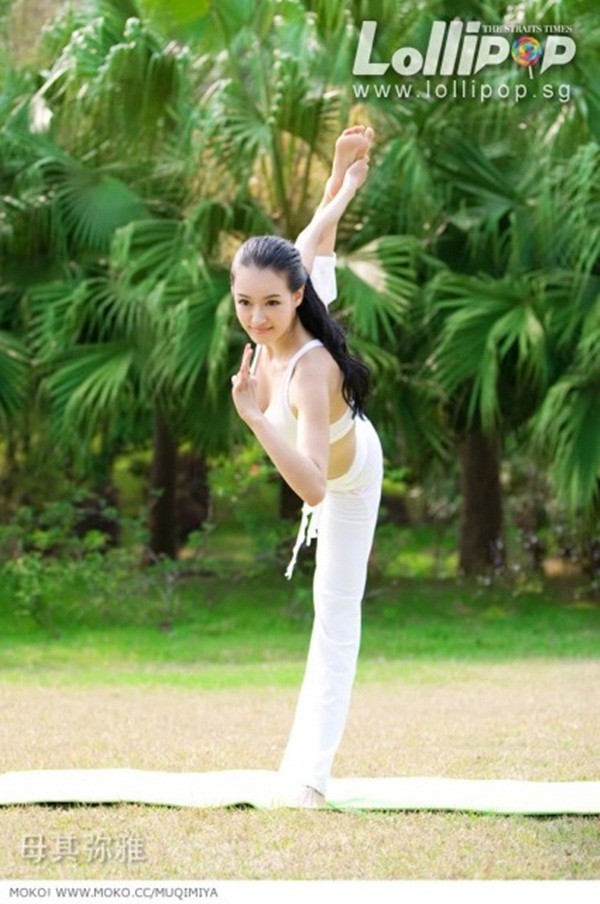 Sốt  ảnh sexy mới của cô giáo dạy Yoga quyến rũ nhất Trung Quốc