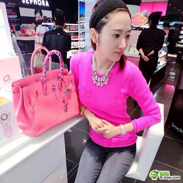 Hoa khôi Học viện Múa Bắc Kinh nóng bỏng trong chùm ảnh mới