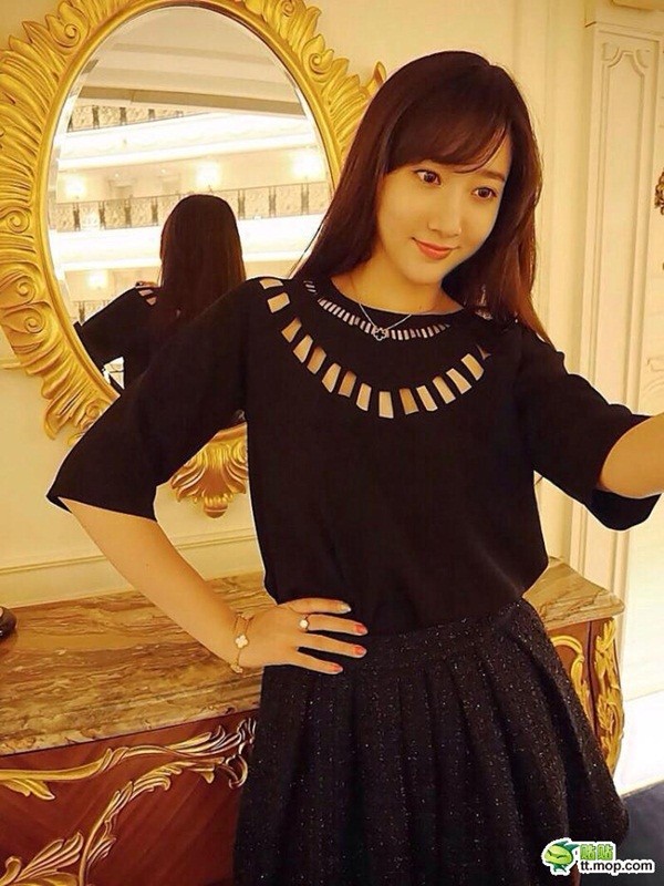 Hoa khôi Học viện Múa Bắc Kinh nóng bỏng trong chùm ảnh mới