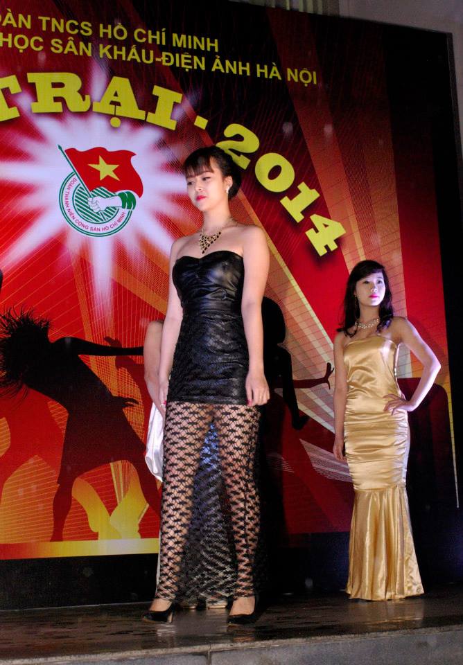 Sinh viên Đại học Sân khấu Điện ảnh Hà Nội sôi nổi ngày 26/3