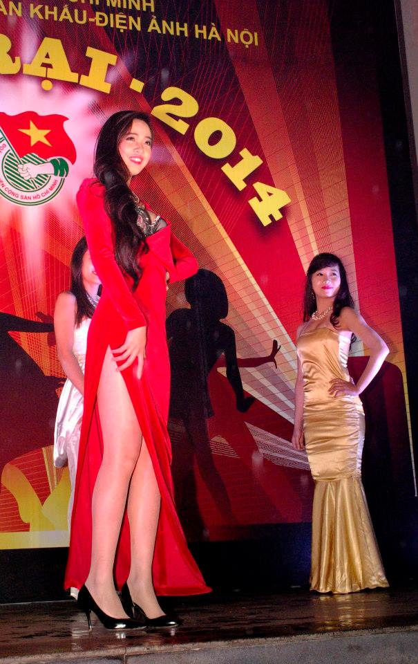 Sinh viên Đại học Sân khấu Điện ảnh Hà Nội sôi nổi ngày 26/3