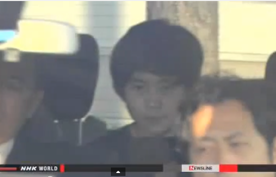 Nữ tiếp viên bị bắt giữ, người Việt đỏ mặt vì xấu hổ?