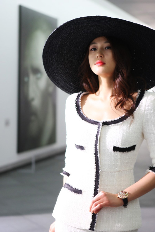 Cách tạo nên mùi hương quyến rũ cho một cô nàng xinh đẹp Cách tạo nên mùi hương quyến rũ cho một cô nàng xinh đẹp