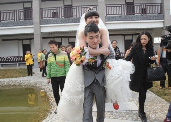 Xúc động đám cưới hạnh phúc của cô gái 9X bị mắc bệnh ung thư Xúc động đám cưới hạnh phúc của cô gái 9X bị mắc bệnh ung thư