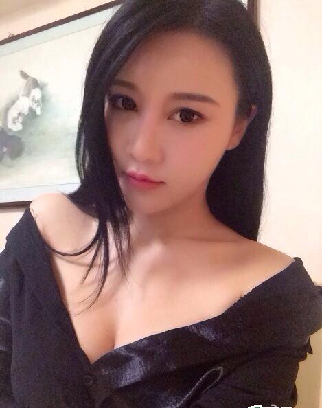 Cô nàng hot girl xinh hơn cả diễn viên nổi tiểng  Phạm Băng Băng