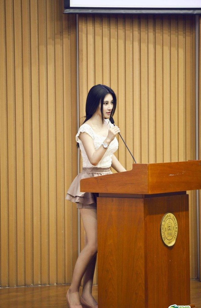 Cô nàng hot girl xinh hơn cả diễn viên nổi tiểng  Phạm Băng Băng