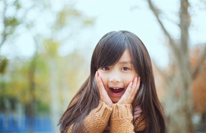 Thiên thần 7 tuổi xinh như hot girl đốn tim dân mạng