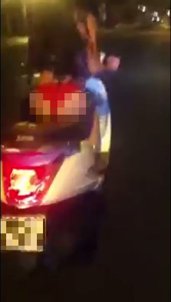 Nhức mắt với màn tốc váy khoe nội y mới của cô gái Kiên Giang