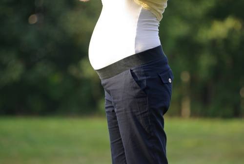 Những trang phục đơn giản và đẹp cho chị em công sở khi bầu bí