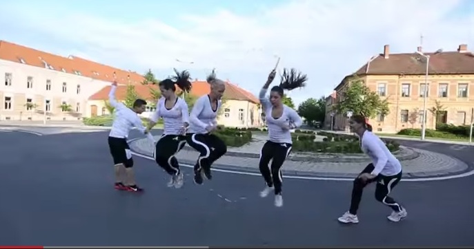 Ngất ngây xem clip Tây nhảy dây chuyên nghiệp Ngất ngây xem clip Tây nhảy dây chuyên nghiệp