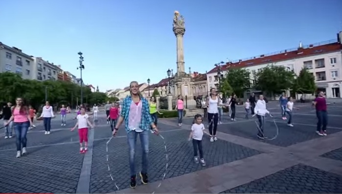 Ngất ngây xem clip Tây nhảy dây chuyên nghiệp Ngất ngây xem clip Tây nhảy dây chuyên nghiệp