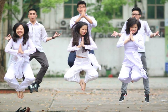 Quậy tưng bừng cùng clip “Chào96” của học sinh Việt Đức Quậy tưng bừng cùng clip “Chào96” của học sinh Việt Đức