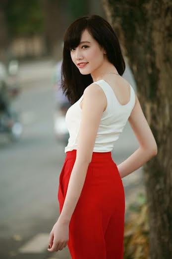 Ngất ngây với vẻ đẹp cuốn hút của nữ sinh Đại học Ngoại Thương