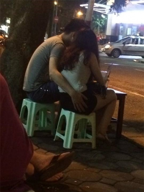 Tức mắt những hình ảnh yêu quá lố của giới trẻ Việt