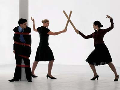 Bẽ bàng khi bị vợ của bồ đánh ghen trên cơ quan