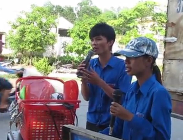 Cặp đôi hoàn cảnh thể hiện ca khúc “Đứa bé” gây xôn xao dân mạng Cặp đôi hoàn cảnh thể hiện ca khúc “Đứa bé” gây xôn xao dân mạng